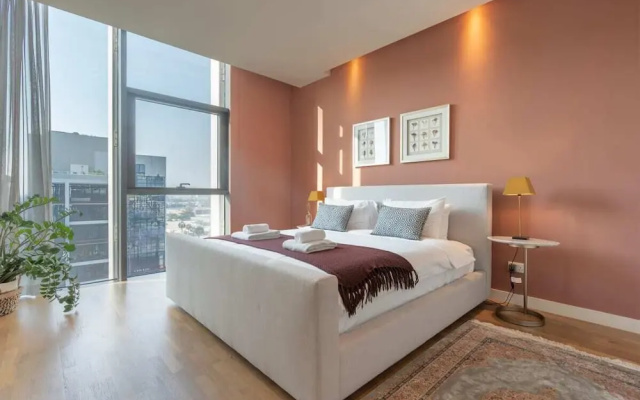 Luxury Apartment, Stroll Away From City Walk!