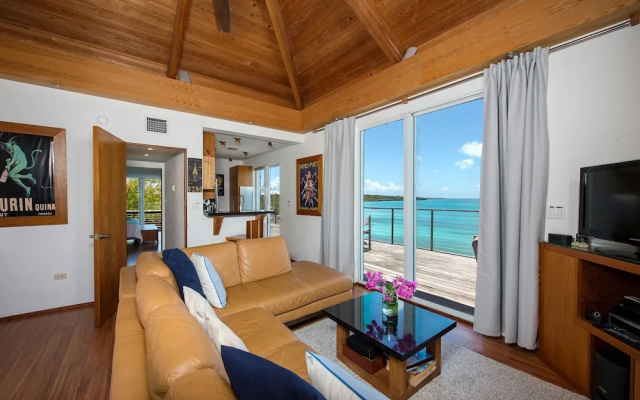 Touch of Class 1BR by Eleuthera Vacation Rentals