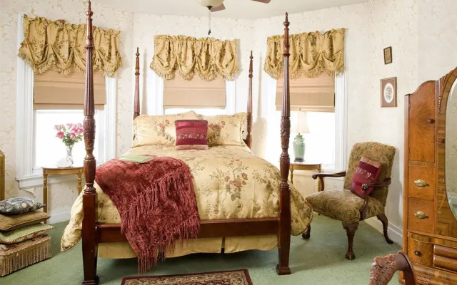 Whistling Swan Inn