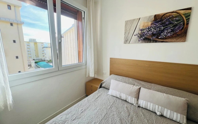 Bright Apartment 150m From the Beach