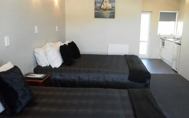 Aldan Lodge Motel