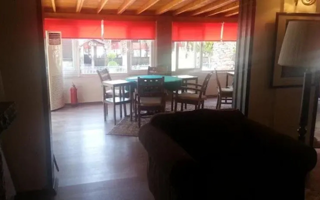 Michelles Suites