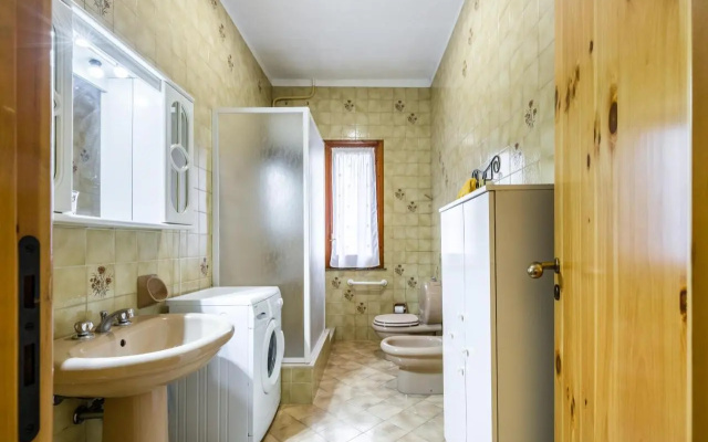 Yellow-House 100 Meters From the Sandy Beach