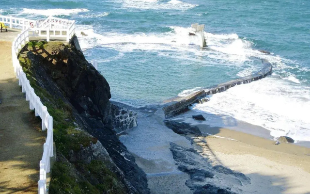 Nice Holiday Home Near the Beach, Hillion
