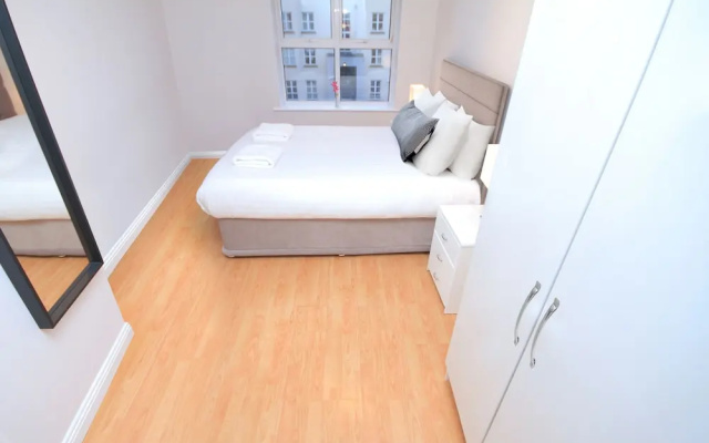 Sir John Rogersons Quay Apartment