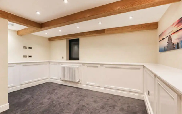 Stunning 2 Bed Property