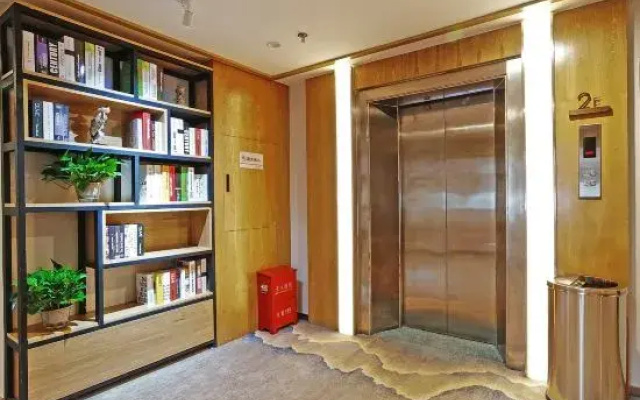 Lizun Select Hotel (Hebi Liyang Road Branch)