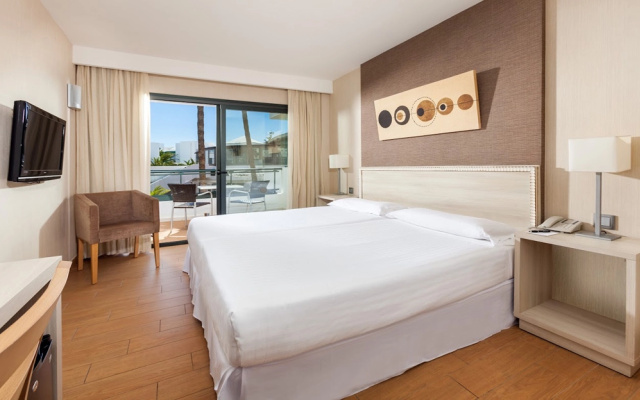 Отель THB Lanzarote Beach