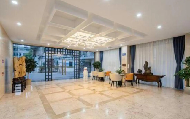 Kaiyue Business Hotel（Ninefang City Shop,Northmen Road ）