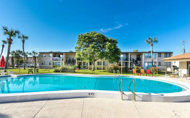 Sea Palm 1D is a 2 BR 1 Bath that is pet friendly and sleeps 6 by RedAwning