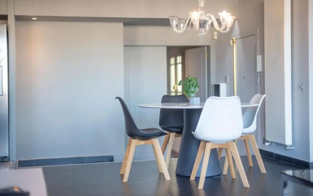 Amazing 3 bedroom penthouse in Plaza España