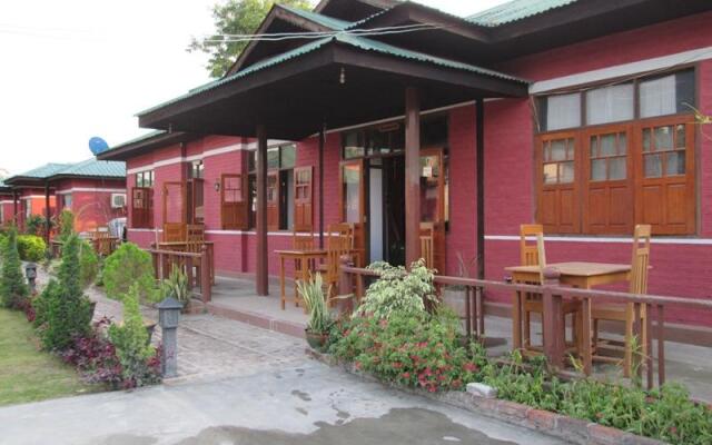 Отель Pyi1 Guest House Мьянма, Хехо - отзывы, цены и фото номеров - забронировать отель Pyi1 Guest House онлайн вид на фасад
