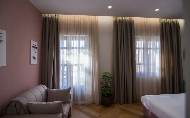 Ederlezi Zoubourlou Aparthotel