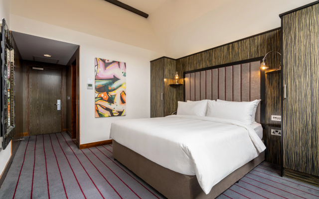 The Trinity City Hotel
