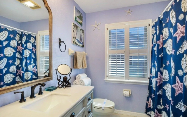 Maritime Memories 3 Bedroom Home by RedAwning