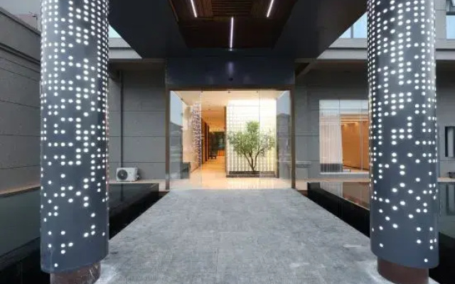 Rililanou International Hotel