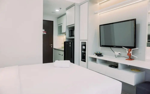 Restful And Well Furnished Studio Transpark Bintaro Apartment