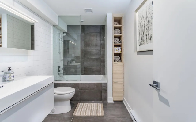 Amazing 1BR Condo Griffintown Sleeps 4