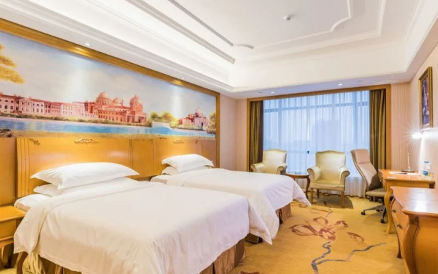 Vienna International Hotel  Guangdong Huazhou East
