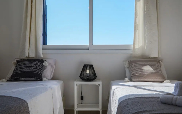 Phaedrus Living: Seaside Luxury Villa Anafi