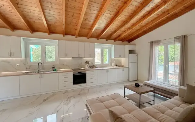 Magellanos Mint House- Kinopiastes