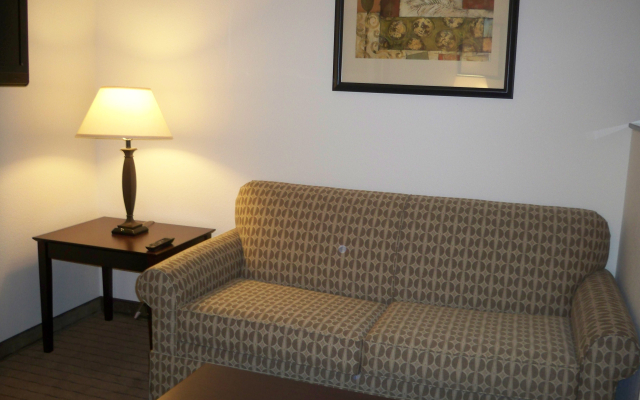Holiday Inn Express & Suites Omaha I-80 by IHG