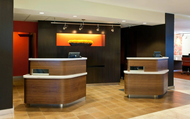 Courtyard by Marriott Bakersfield