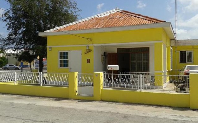 Curaçao Gourmet Express in Willemstad, Curacao from 176$, photos, reviews - zenhotels.com hotel front