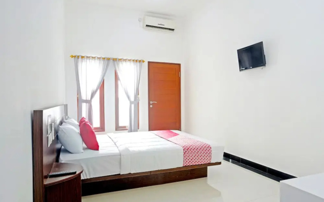 OYO 90859 Cahaya Guest House