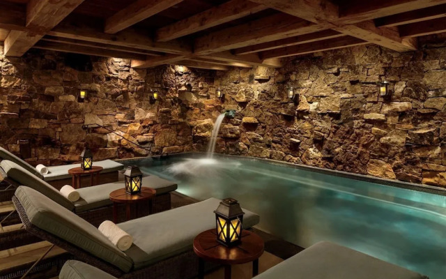 Bachelor Gulch Ritz-carlton 1 Bedroom Mountain Residence With Ski in, Ski out Access, Hot Tub, and Full Service Spa