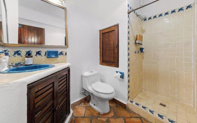 Ocean View 2Br Condo-balcony-beach-pool 710