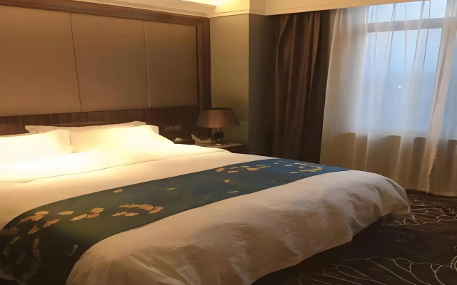 GreenTree Huainan Tianjiaan Square Guangchang road Hotel