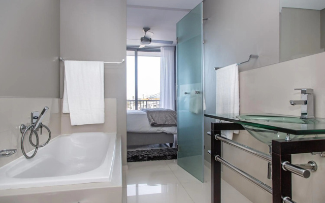Modern Ocean View 1 Bedroom Apartment 707 Infinity
