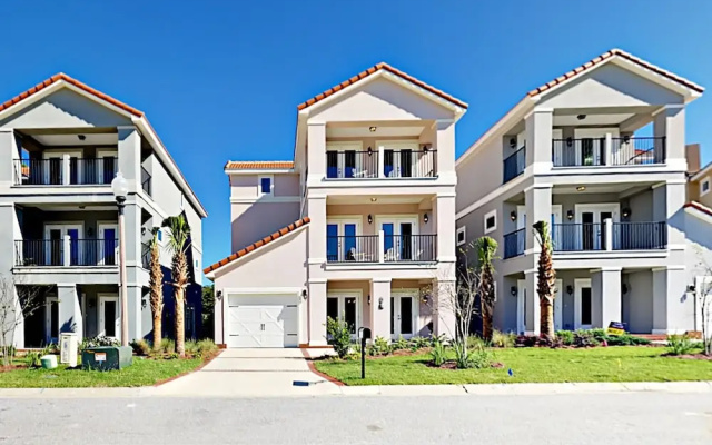 Tropical Retreat Double Gate - 4 Br Home