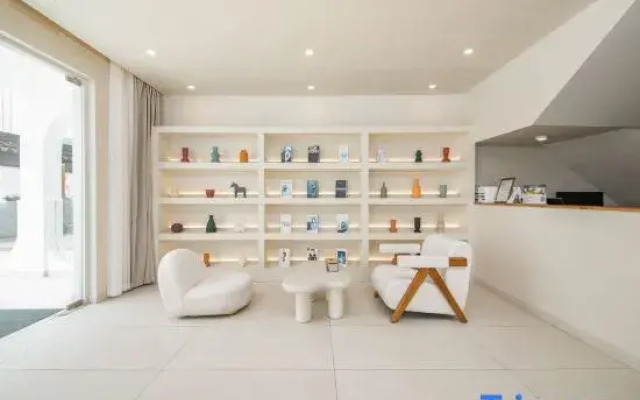 Huyu Yijing Homestay (Hengshan Island Shop)