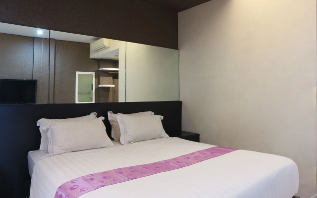 Candi Hotel