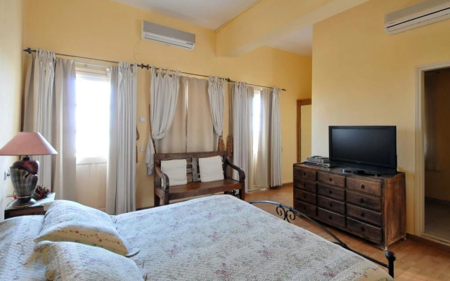 Shulamit Inn