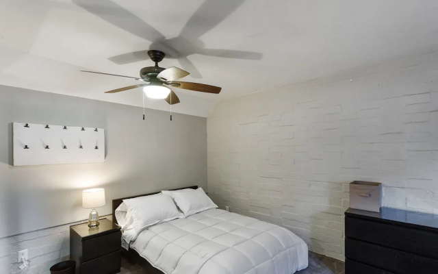 Campus Walk Condo 2 BR by Casago