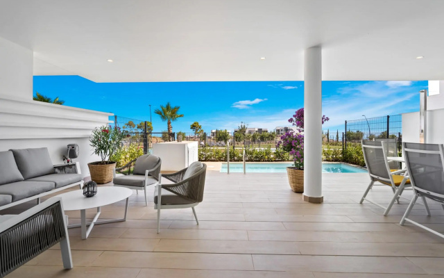 Levi in Fuengirola with 2 bedrooms and 2 bathrooms