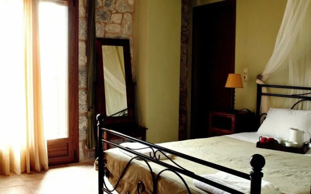 Vlyhada Residence & Restaurant