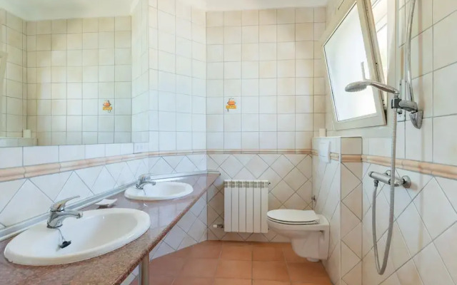 Delux Villa in Vilacolum With Swimming Pool