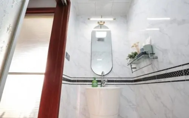 NanJing GuLou·Lion Bridge· Locals Apartment 00152470