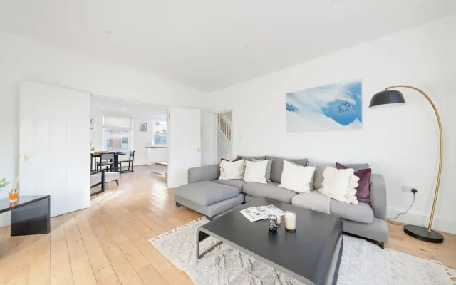 Hyde Park 3BR Retreat by Marble Arch