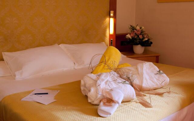 Отель Radisson Blu Resort, Terme di Galzignano Италия, Региональный парк Colli Euganei - 1 отзыв об отеле, цены и фото номеров - забронировать отель Radisson Blu Resort, Terme di Galzignano онлайн комната для гостей