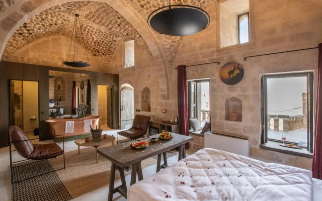 Mirsoum Hotel