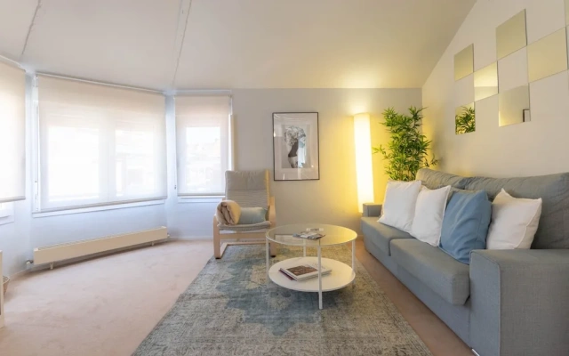 AREETA COZY apartment with parking by Aston Rentals