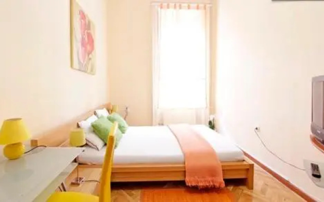 D.five Pretty Apartment