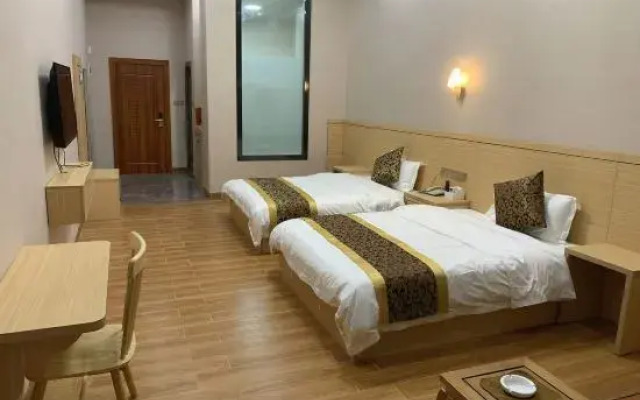 Ruili Xingyi Business Hotel