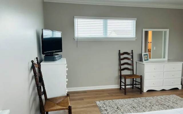 Buckeye's At The Beach 3 Bedroom Home by RedAwning
