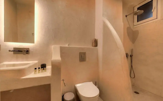 The Muse Of Santorini - Hot Tub Suites